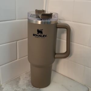 Stanley Adventure Travel Quencher 40 oz, Silt. New